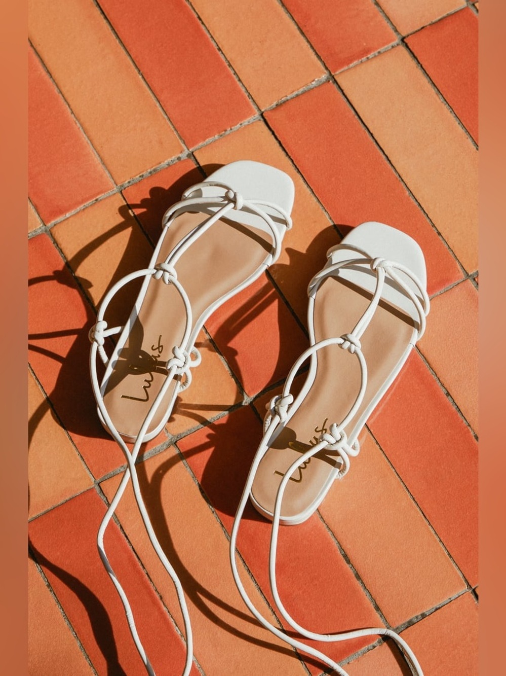 NWOT Lulu’s White Knotted Strappy Lace-Up Helled Sandals